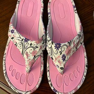Breast Cancer flip flops